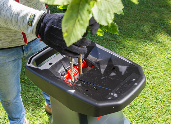 Häcksler | AL-KO Häcksler mit extra großem Trichter