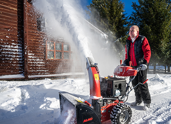 Schneefräsen | AL-KO Punktgenaues Auswerfen mit drehbarem Auswurfschacht
